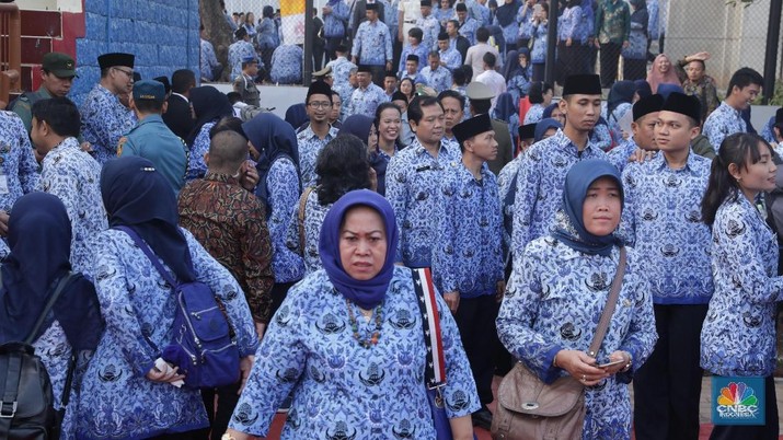 Apa Kabar Gaji ke-13 PNS Nih Ibu Sri Mulyani?