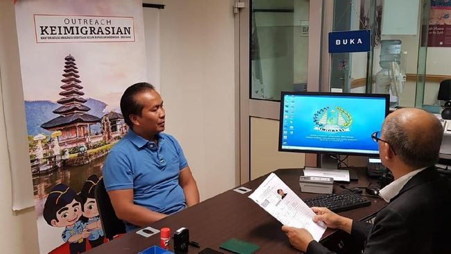 lahir-17-agustus-tiga-wni-di-belanda-dapat-paspor-gratis