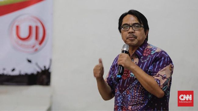 Petisi UI Pecat Ade Armando Tembus 9 Ribu Tanda Tangan