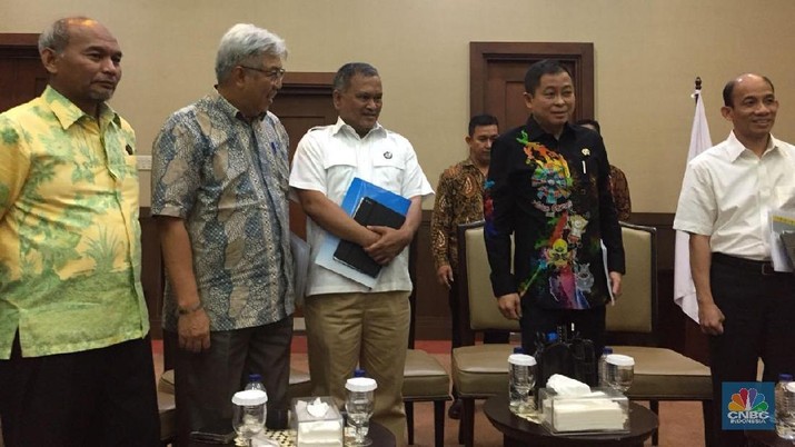 Selamatkan Rupiah, Jokowi Korbankan 15.200 MW Proyek Listrik
