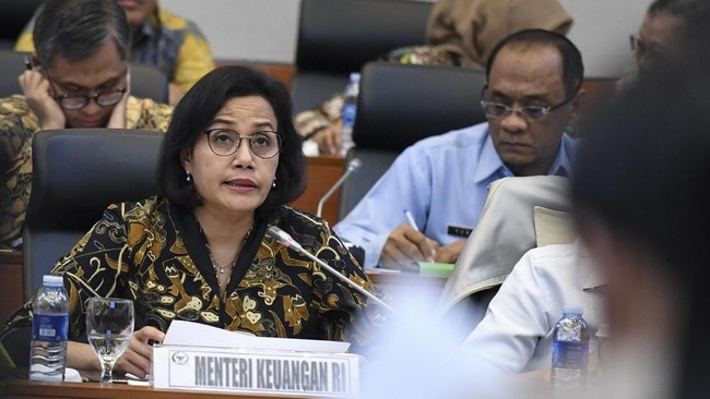 Sri Mulyani Bicara Peluang Harga BBM hingga Listrik Naik Bulan Depan