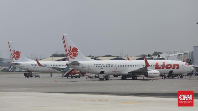 Calon Penumpang Antre Kembalikan Tiket Lion Air, Khawatir Jadi Korban Kecelakaan