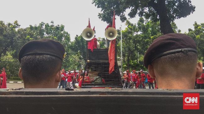  Massa Demo Kepung Istana Diperkirakan Capai 1.200 Orang