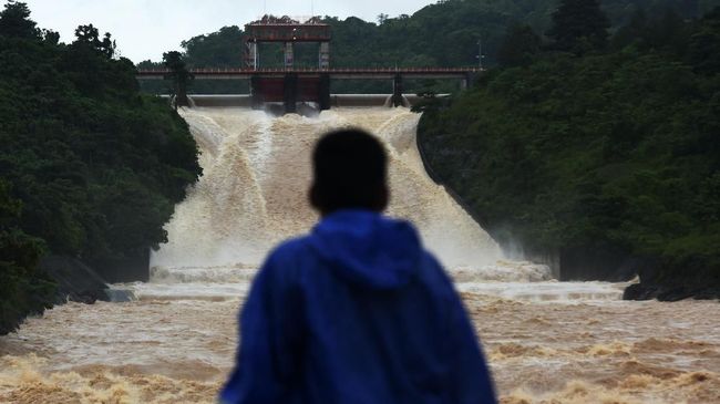 sejumlah-kawasan-jakarta-banjir-dua-pintu-air-status-waspada