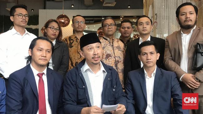 Dituduh Saracen, Abu Janda Tuntut Mark Zuckerberg Rp1 Triliun
