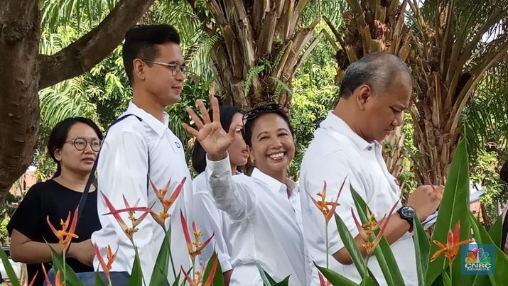 Rencana Besar Menteri Rini dan Perombakan Direksi BUMN