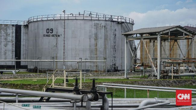 Prospek Permintaan BBM Lesu, Harga Minyak Jatuh 3 Persen