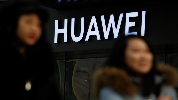 Rakyat China Bersatu Dukung Huawei, Tinggalkan Apple iPhone Amerika