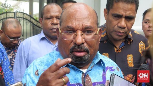 Gubernur Papua Minta Perhatian Jokowi: Setiap Hari Saya Diintimidasi