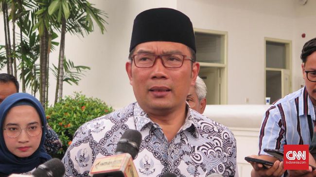 Pantau Banjir Bekasi, Ridwan Kamil Minta Relawan Bantu Warga 