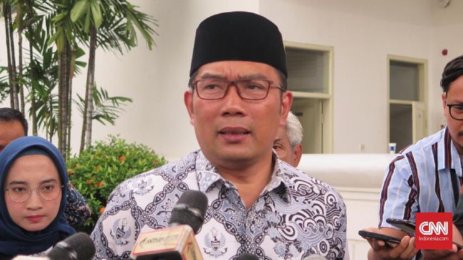 pantau-banjir-bekasi-ridwan-kamil-minta-relawan-bantu-warga