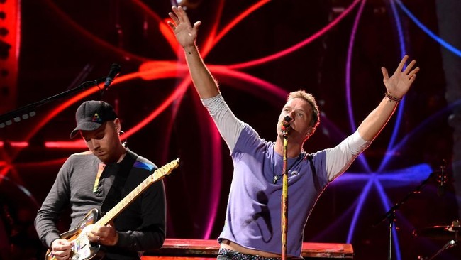 Coldplay Konser di Stadion Gelora Bung Karno, Caleg Golkar Bagi Tiket Gratis 