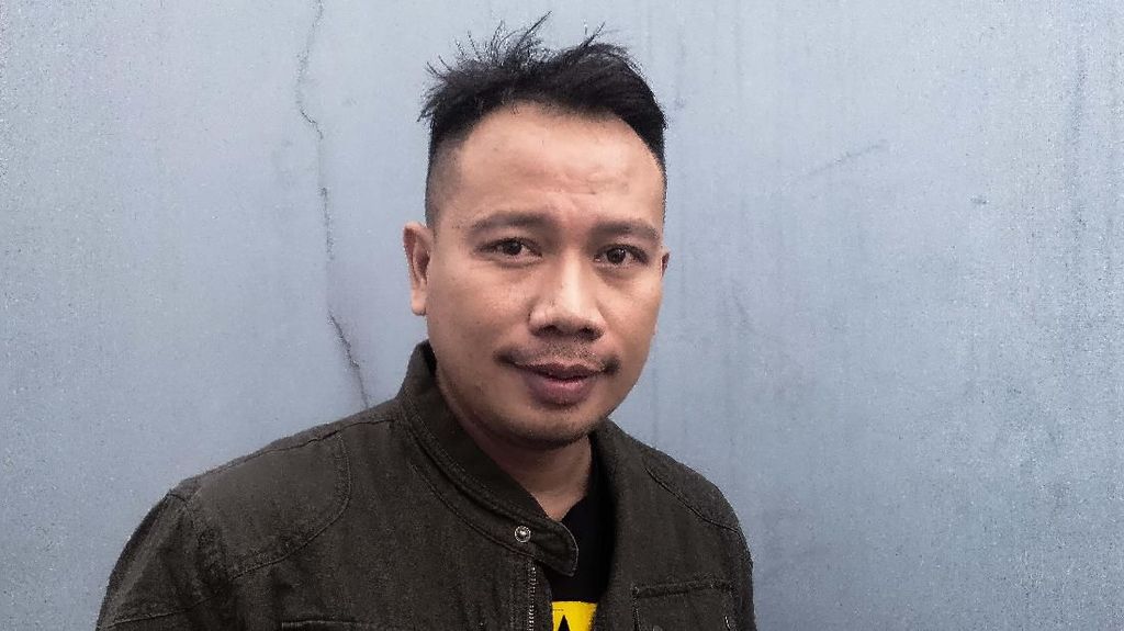 Heboh Vicky Prasetyo di Debat Pilkada: Nyanyi, Ditegur Moderator