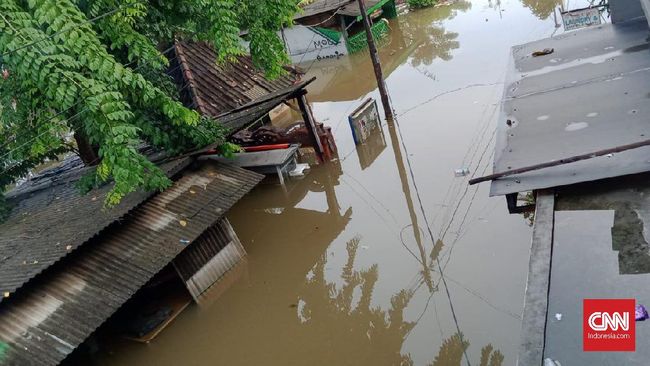 Korban Banjir di Bekasi Jaya Sesalkan Bantuan BPBD Lambat 