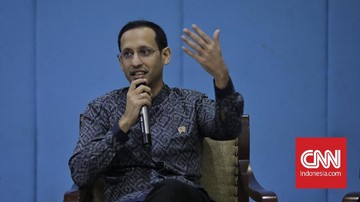 Nadiem Minta Pemda Pecat Pihak Paksa Siswi Padang Berjilbab