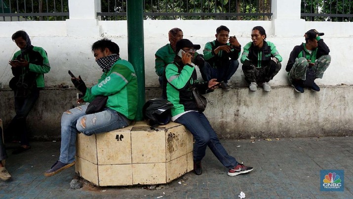 Ojol Tuding Potongan Aplikasi Kegedean, Langgar Aturan