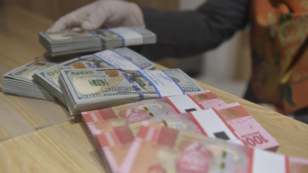 Untung Rugi RI 'Cerai' dengan Dolar AS dan 'Kawin' dengan Yuan