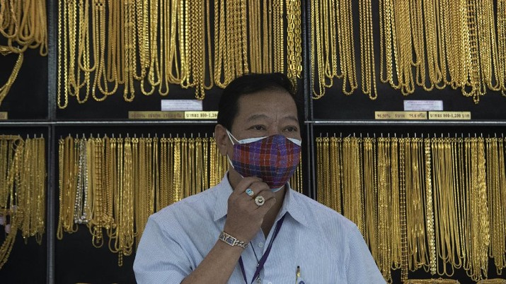 Semua Komoditas Drop, Hanya Satu yang Cuan: Emas!