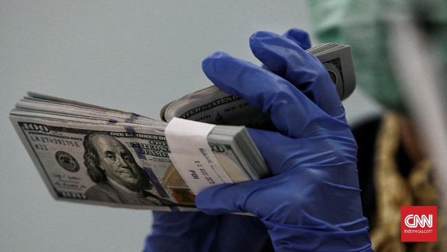Pengusaha Cemas Jokowi Wajibkan Dolar Parkir di RI Mulai 1 Agustus