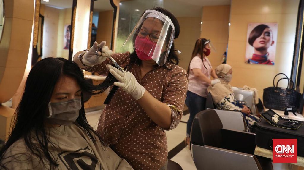 Potong Rambut di Salon Jakarta Wajib Punya Bukti Vaksin