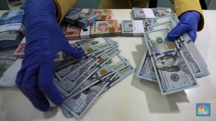 beda-perry-warjiyo-dan-sri-mulyani-soal-rupiah-ada-apa-nih