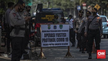 TNI-Polri Diterjunkan Kawal Karantina Wilayah Tingkat RT/RW