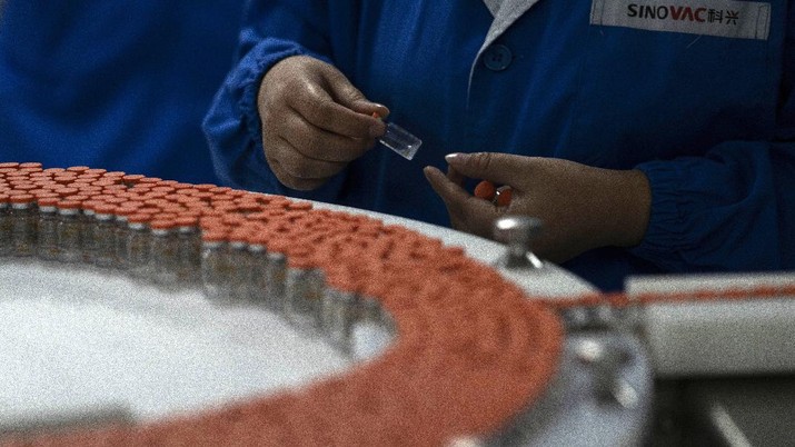 ribuan-warga-china-disuntik-vaksin-corona-ini-risikonya