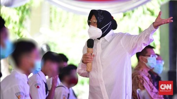 risma-dan-mahasiswa-debat-sengit-soal-bansos-di-lombok