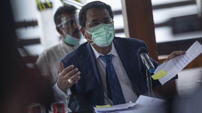 Hotman Minta Aparat Tindak Tegas Bule Tak Bermasker di Bali