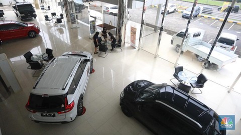 Diam-Diam Ada Masalah Serius di Ekonomi RI, Penjualan Mobil Hancur