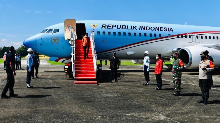  Diam-diam Pesawat Kepresidenan Jokowi Dicat Merah Putih