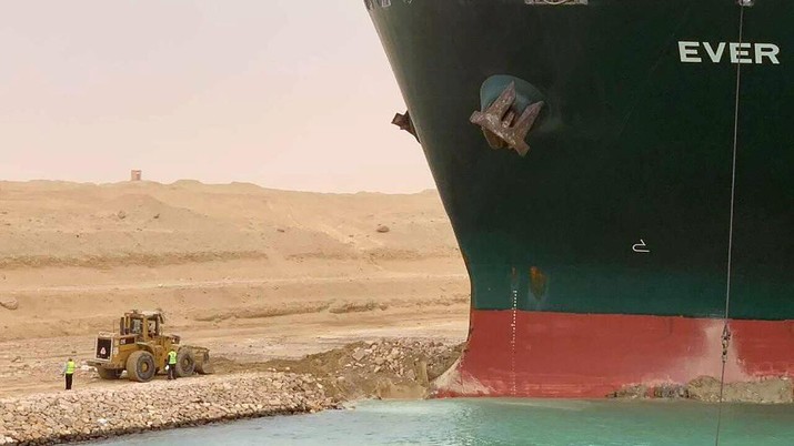 Terusan Suez Mampet, Rupiah Bisa Ikut Kena Masalah!