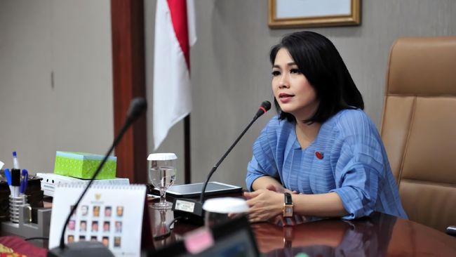 Stafsus Presiden Beri Respons, Pertanyakan Dasar Somasi Aremania
