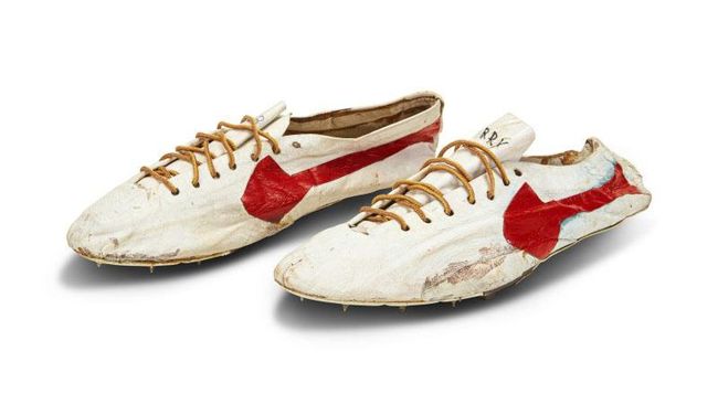 sotheby-s-lelang-sepatu-nike-langka-olimpiade-1960