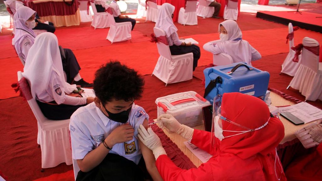 Ribuan Pelajar di Madura Tolak Divaksinasi karena Hoaks