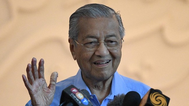 Eks PM Malaysia Mahathir Mohamad Ultah ke 100 Tahun Hari Ini
