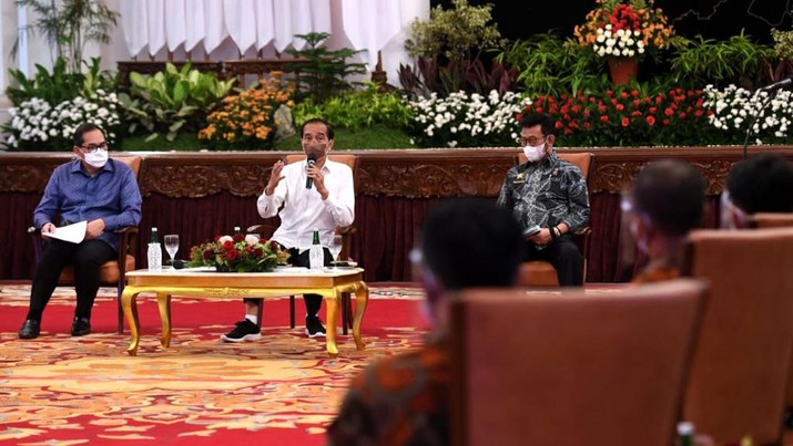 Peternak Menjerit ke Jokowi: Harga Pakan Naik, Telur Anjlok!