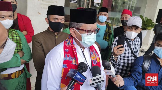 Hasto soal Marak Baliho Puan di Semeru: Untuk Beri Semangat