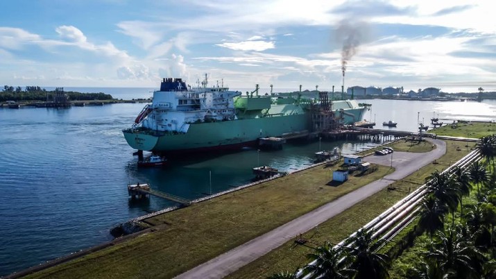 Rare Russia LNG cargoes discharge in Indonesia - Refinitiv