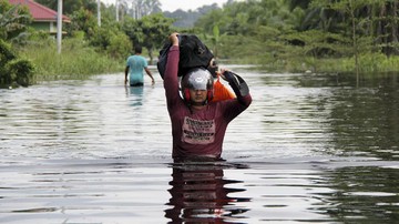 banjir-sintang-tewaskan-2-orang-24-ribu-kk-terdampak