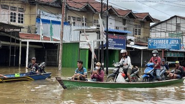 Kepala BNPB: Baru Sekarang Sintang Banjir Sejak 10 Tahun, Jujur, ‘Nampol’ Muka Pak