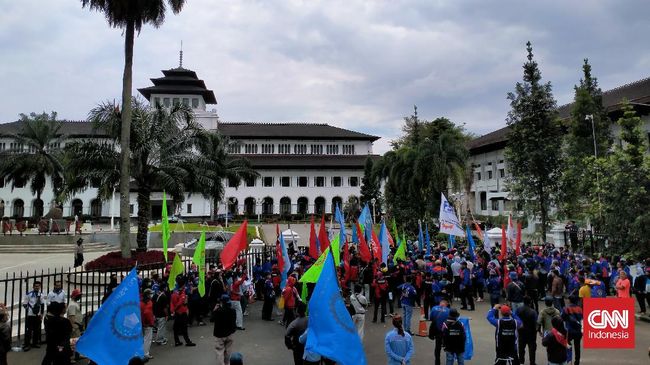 serikat-buruh-sindir-ridwan-kamil-soal-kenaikan-ump-dki