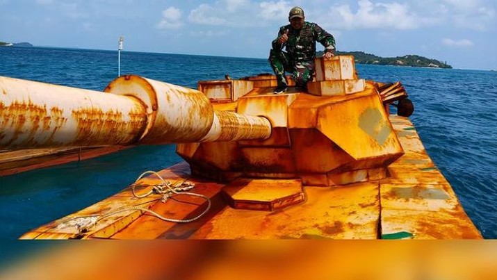 Wah.. Benda Mirip Tank Ditemukan Mengapung di Perairan Natuna