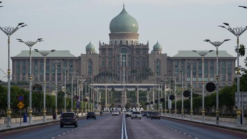 Ga Ada Obat! Harga Bensin di Malaysia Murah Banget, Rp 7 Ribu