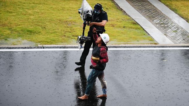 Stafsus Sri Mulyani Ingatkan Pawang Hujan Juga Kena Pajak