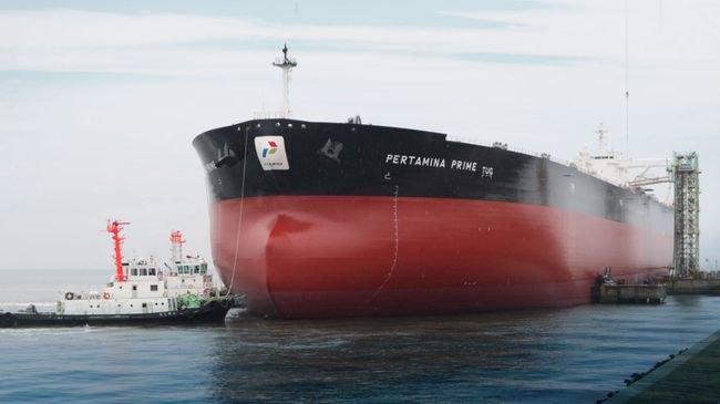 Greenpeace Cegat Kapal Pertamina Bawa Minyak dari Rusia