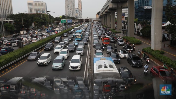 Bukan Lembur, Pekerja DKI Siap-siap Pulang Kerja Lebih Malam