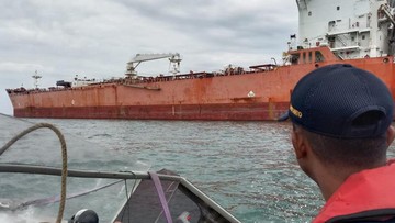 TNI AL Tangkap Kapal Tanker Dinakhodai Warga China Angkut Minyak CPO