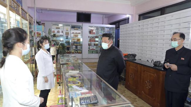 Kim Jong-un ke Apotek, Damprat Pejabat Korut Lambat Tangani Covid