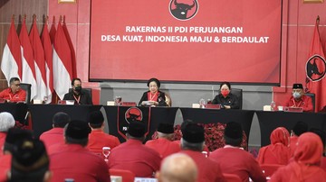 Megawati Jengkel Kader Tak Kompak Tepuk Tangan ke Puan di Rakernas